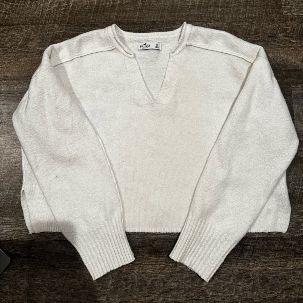 Hollister Cream V-Neck Sweater
